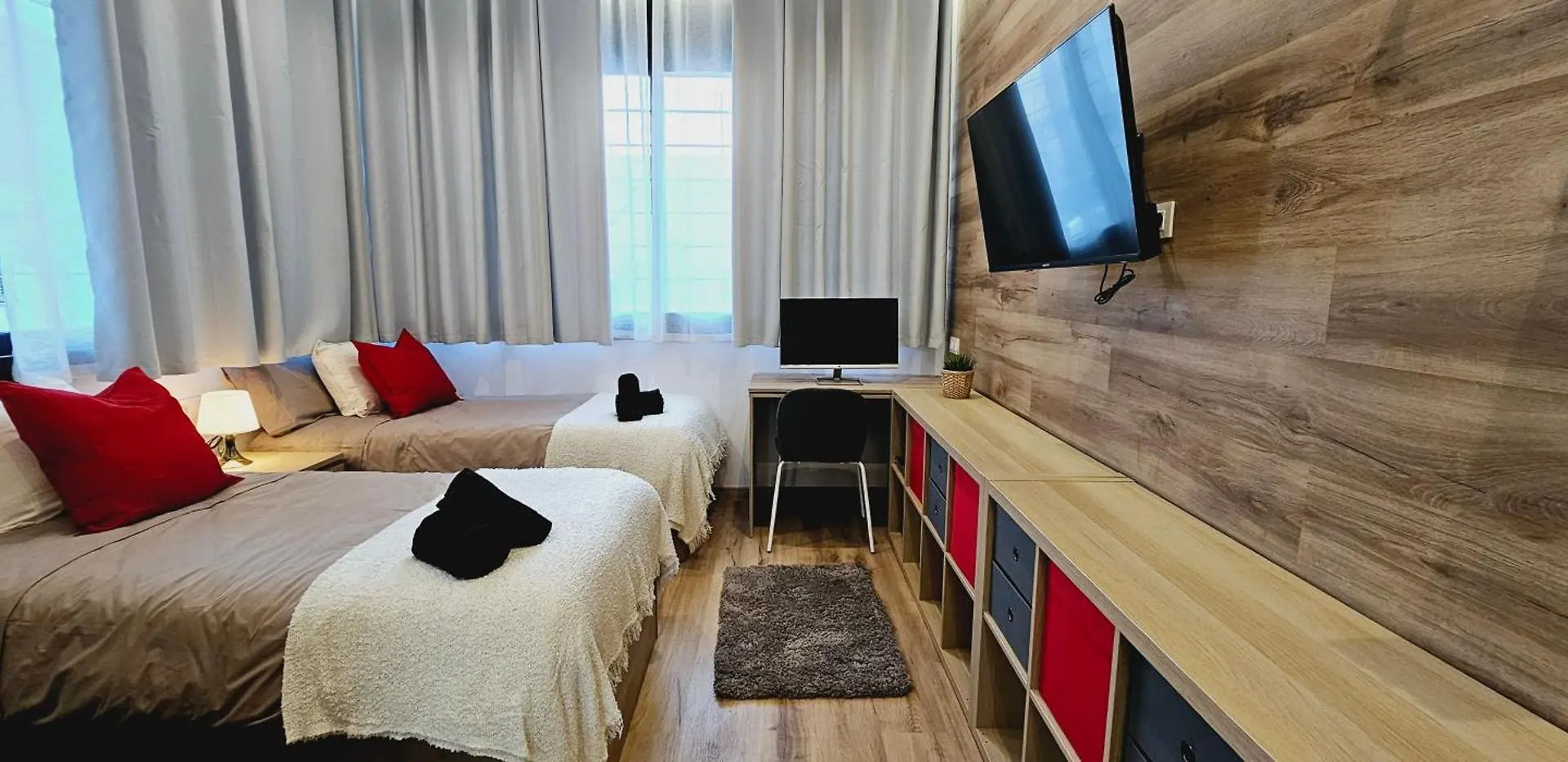 Gran Apartamento Ideal Grupos Muy Cerca Barcelona Badalona 0*,  Spain