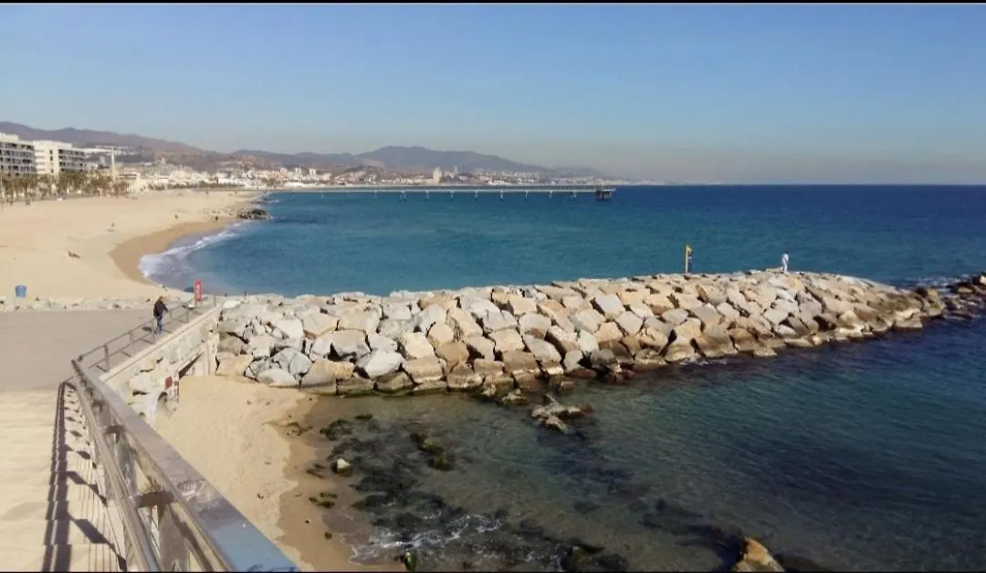 Gran Apartamento Ideal Grupos Muy Cerca Barcelona Badalona 0*,  Spain